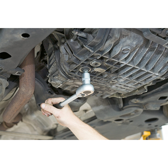 HAZET N&aacute;strčn&aacute; hlavice pro olejov&yacute; servis 2567-16 ∙ 1/2 palce (12,5 mm) čtyřhran dut&yacute; ∙ Vnitřn&iacute; ozuben&yacute; profil XZN s čepem ∙ Velikost M16