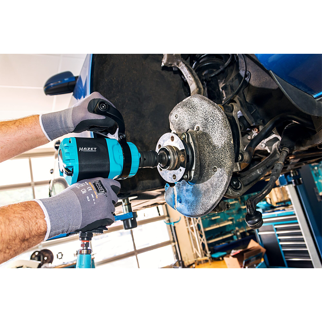 HAZET Twin Turbo R&aacute;zov&yacute; utahov&aacute;k 9013TT ∙ Povolovac&iacute; moment maxim&aacute;ln&iacute; [Nm]: 4100 Nm ∙ 3/4 palce (20 mm) čtyřhran masivn&iacute; ∙ V&yacute;konn&yacute; dvojkladivov&yacute; &uacute;dern&iacute;k