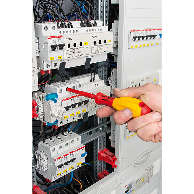 HAZET Elektrik&aacute;řsk&yacute; &scaron;roubov&aacute;k ∙ s ochrannou izolac&iacute; 810VDE-30 ∙ Ploch&yacute; profil ∙ Velikost 0,5 x 3 mm